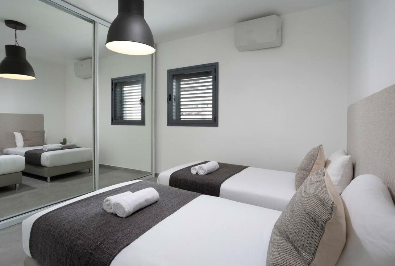 Spacious 3Br Penthouse With Jacuzzi On Rosthchild By Holyguest Tel Aviv Esterno foto