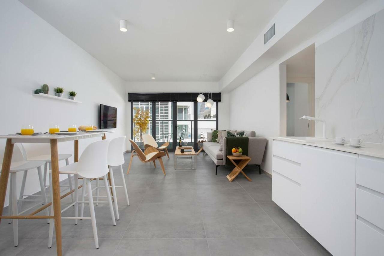 Spacious 3Br Penthouse With Jacuzzi On Rosthchild By Holyguest Tel Aviv Esterno foto